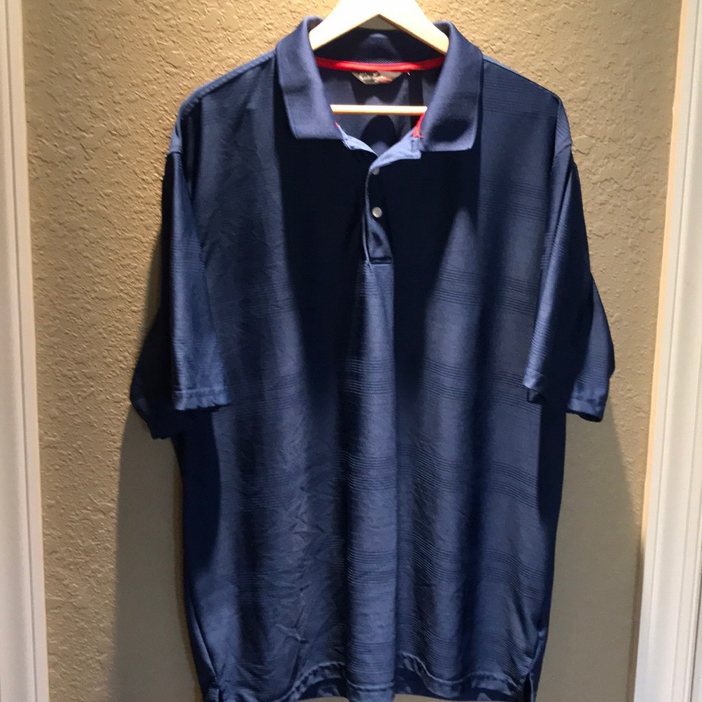 Men’s golf shirt